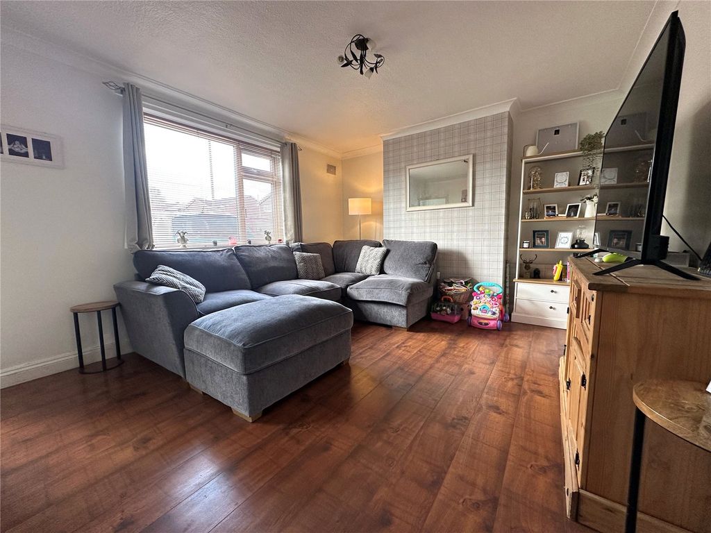 Property photo 3 of 15 Picture No. 24