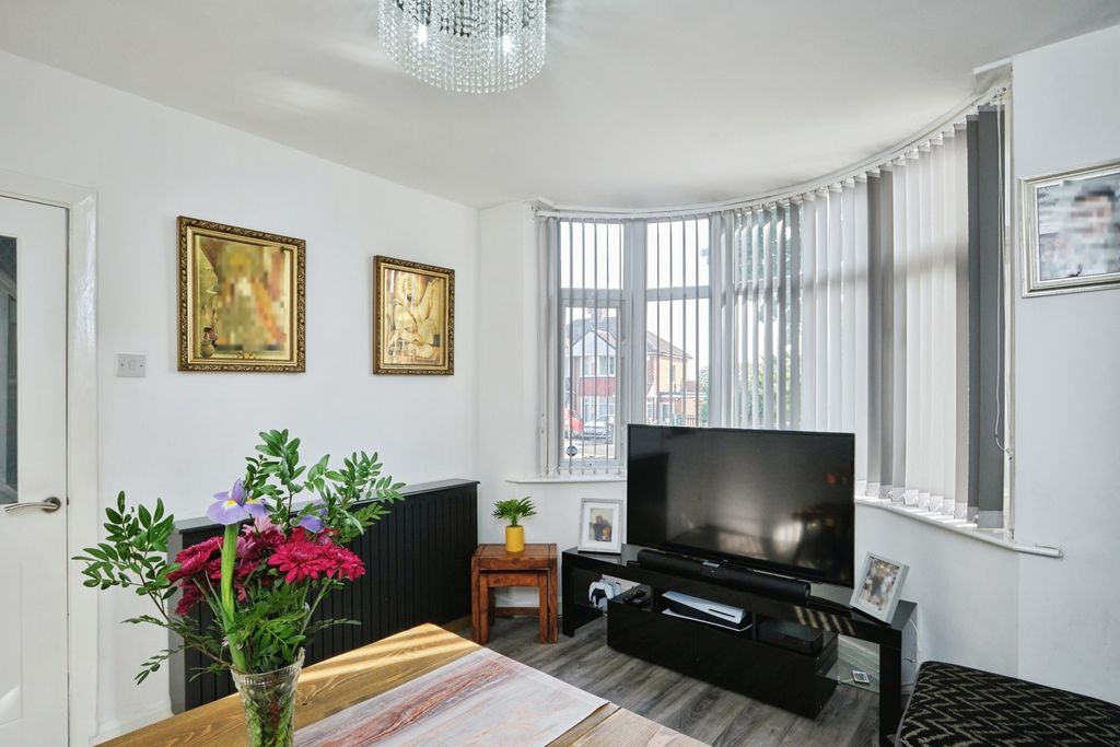 Property photo 3 of 20 Photo