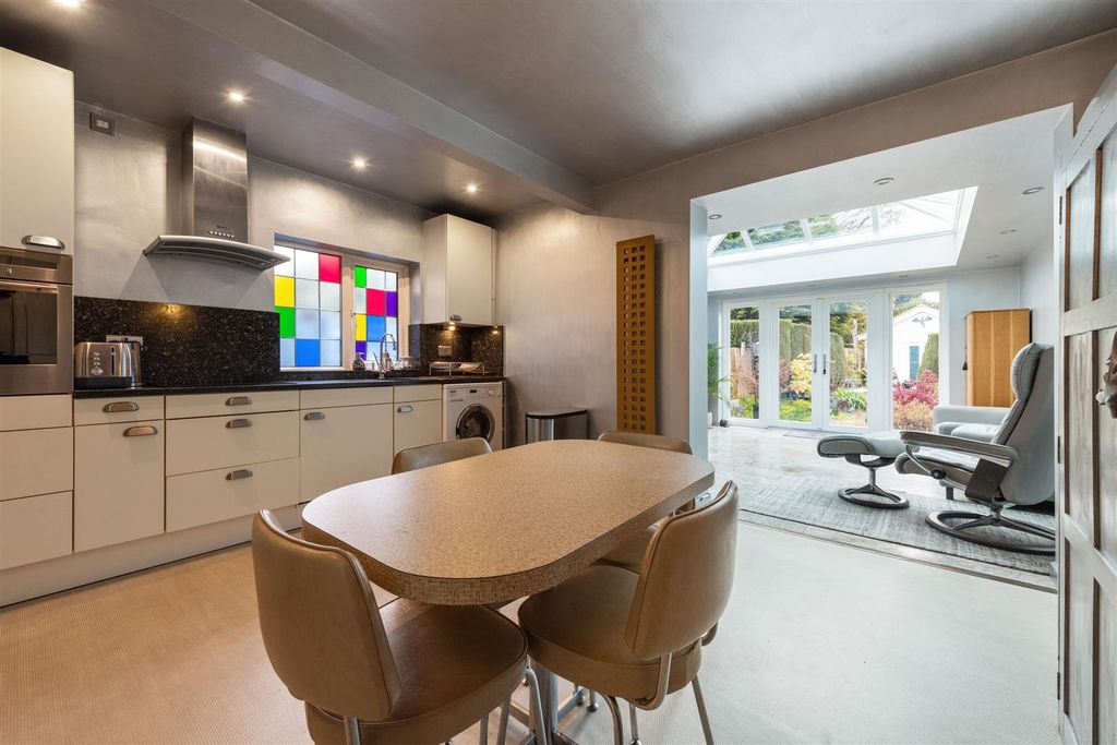 Property photo 2 of 16 15 Slater Road, Bentley Heath, B93 8Aq_9.Jpg