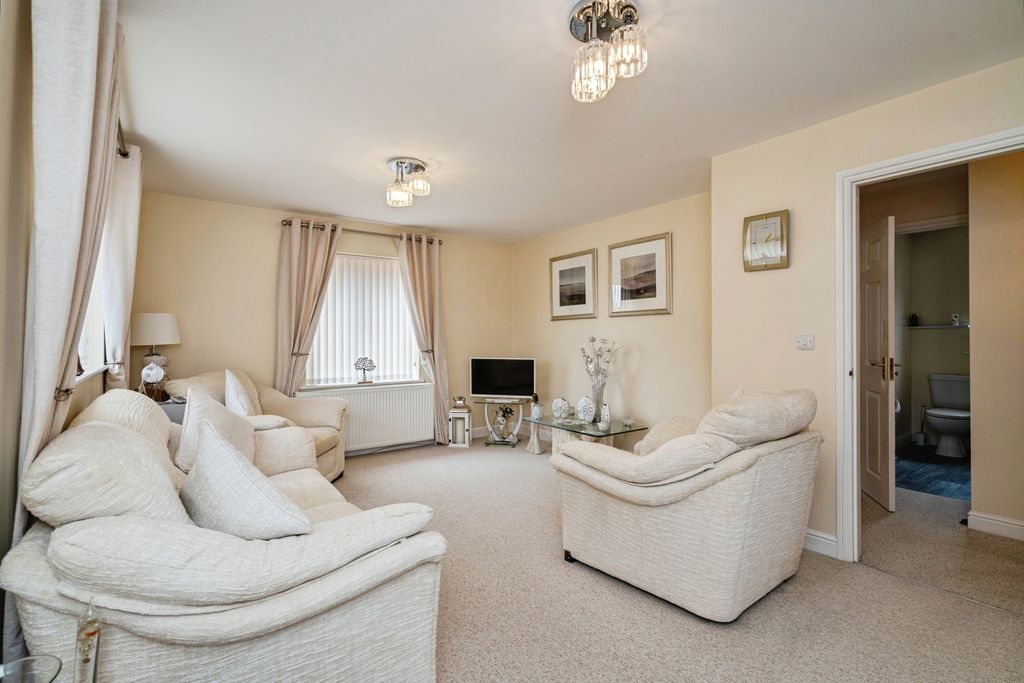 Property photo 3 of 18 Pbox-Img.Jpg