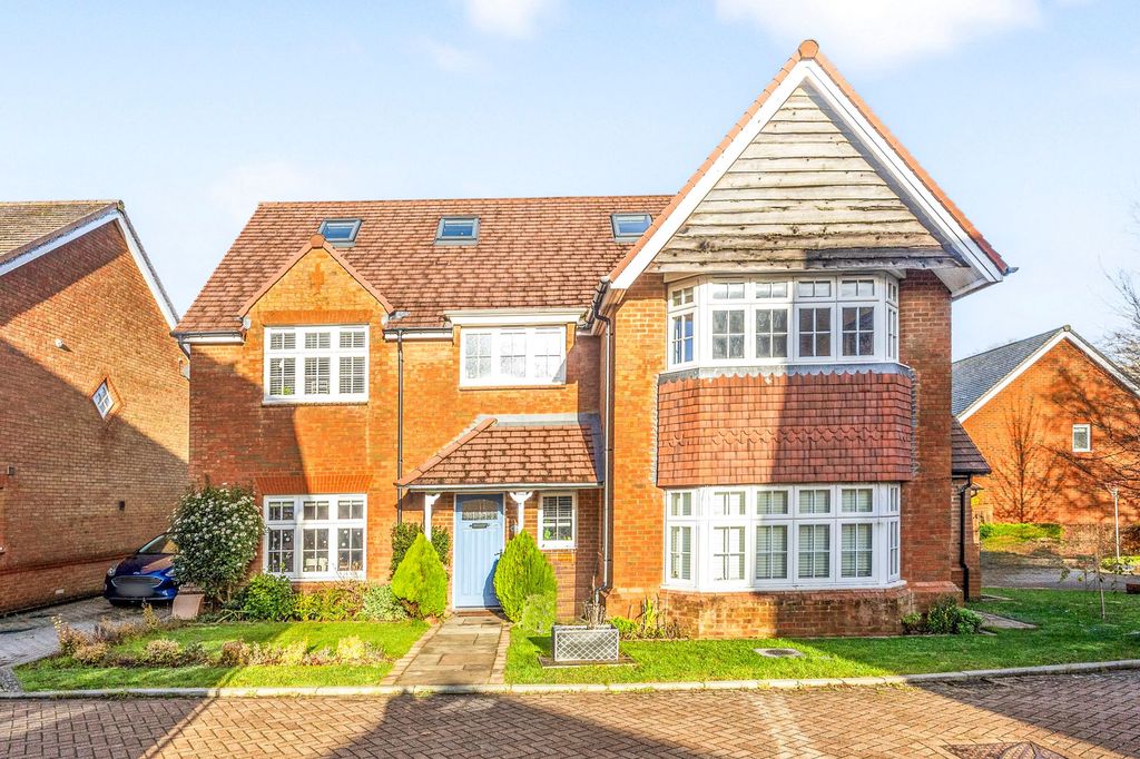 Property photo 1 of 27