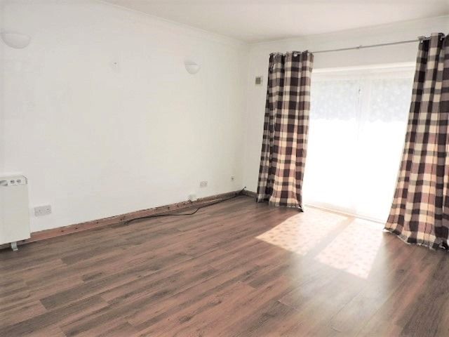 Property photo 3 of 11 Photograph 2