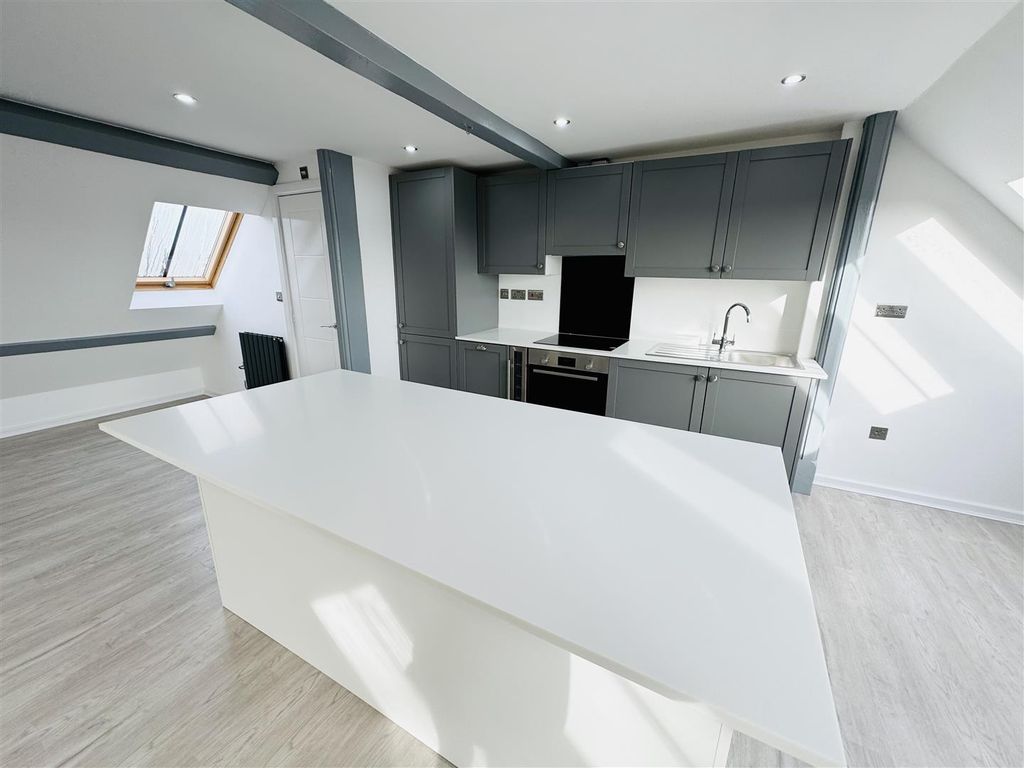 Additional image 4 of 4 bed flat to rent32 Vale Road, St Wulstans Apartments, Stourport On Severn DY13