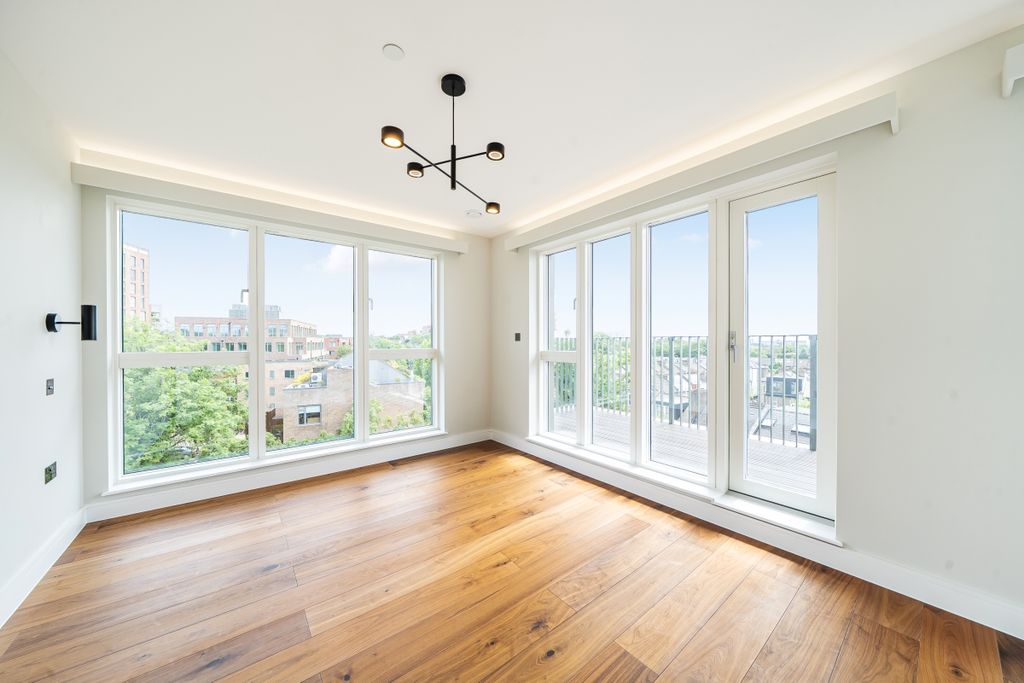 Property photo 2 of 12 1464787-12-6A0714...