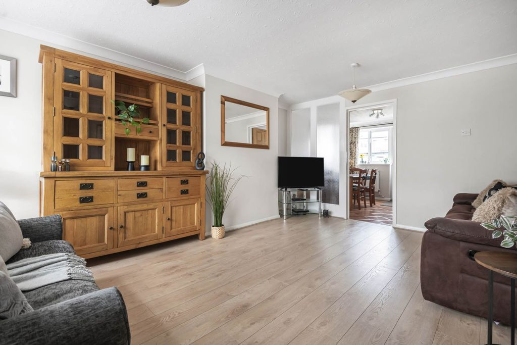 Property photo 3 of 20