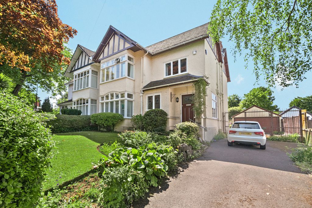 Property photo 1 of 20 Front