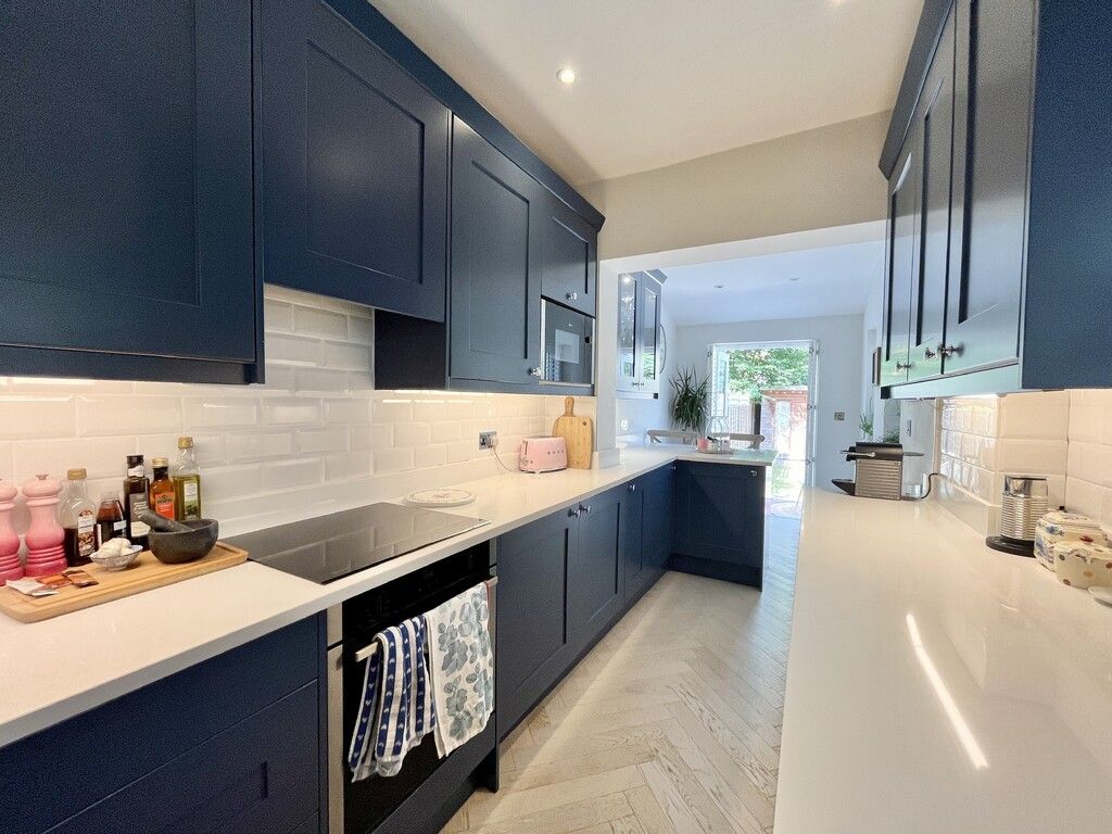 Property photo 2 of 18 Kitchen