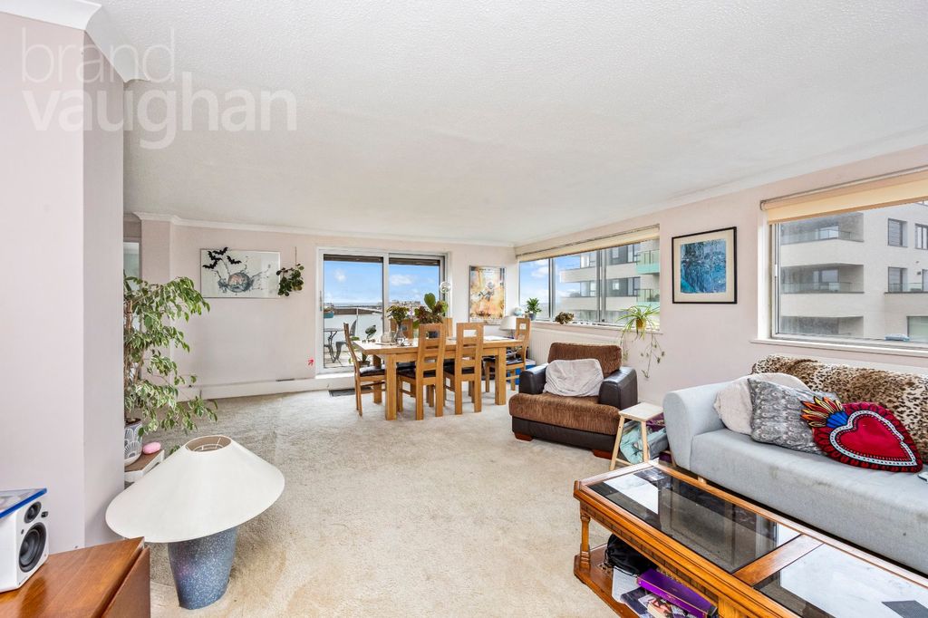 Property photo 3 of 18 Picture No. 12