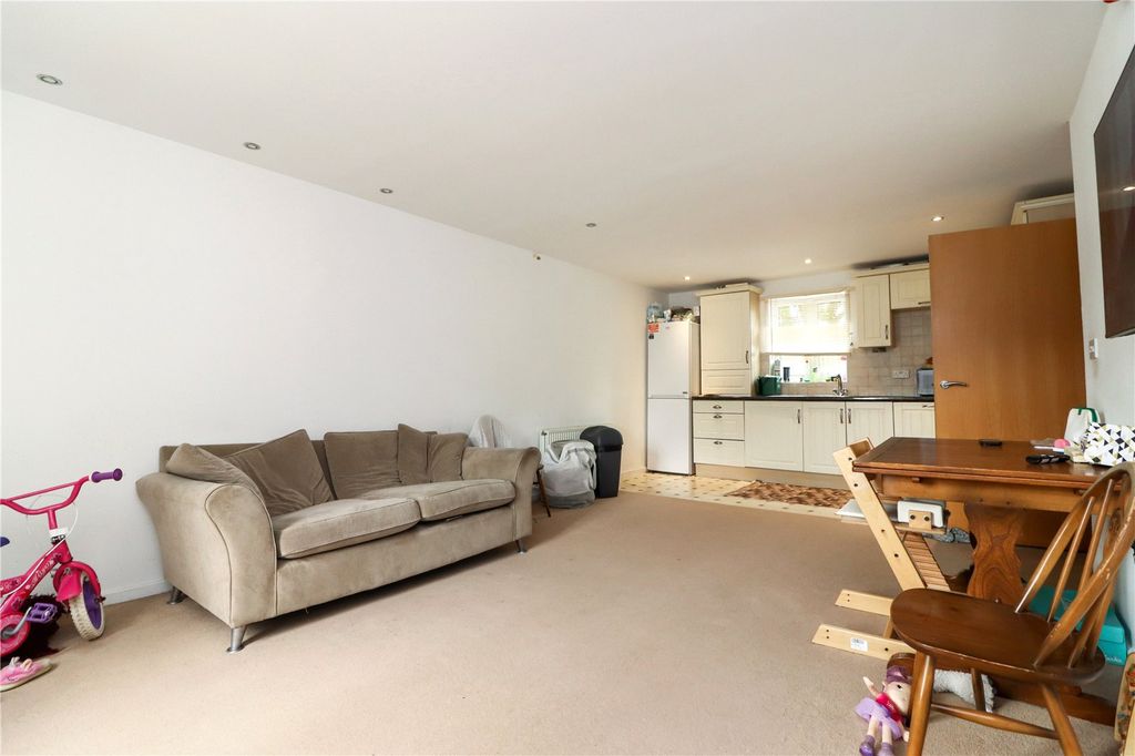 Property photo 3 of 9 Picture No. 06
