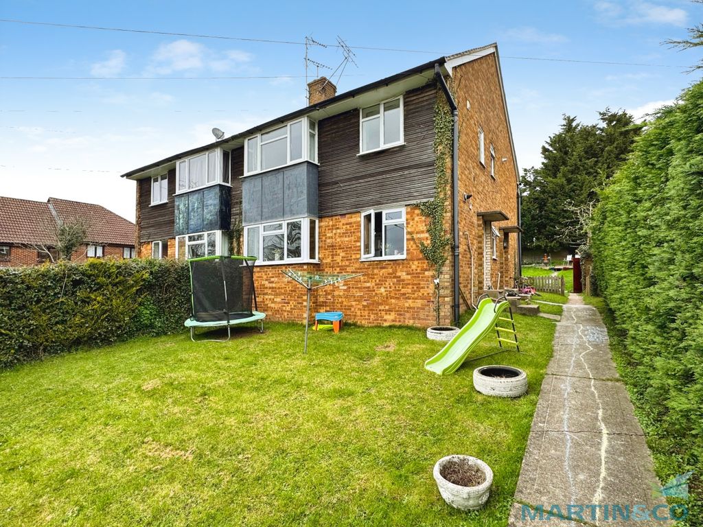 Property photo 1 of 12 79096A72--416B-85E7-D18A5350A07C-20003-00000947Cf6