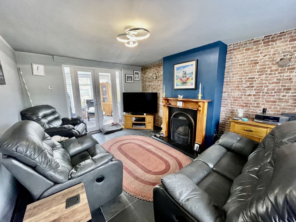 Property photo 3 of 14