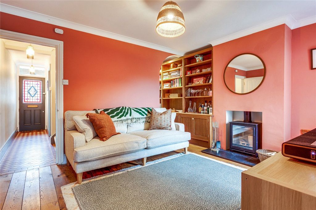 Property photo 3 of 14 Dining Room/Snug