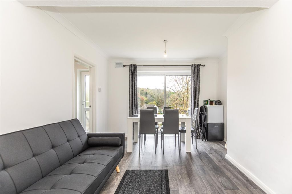 Property photo 1 of 13 Living Room