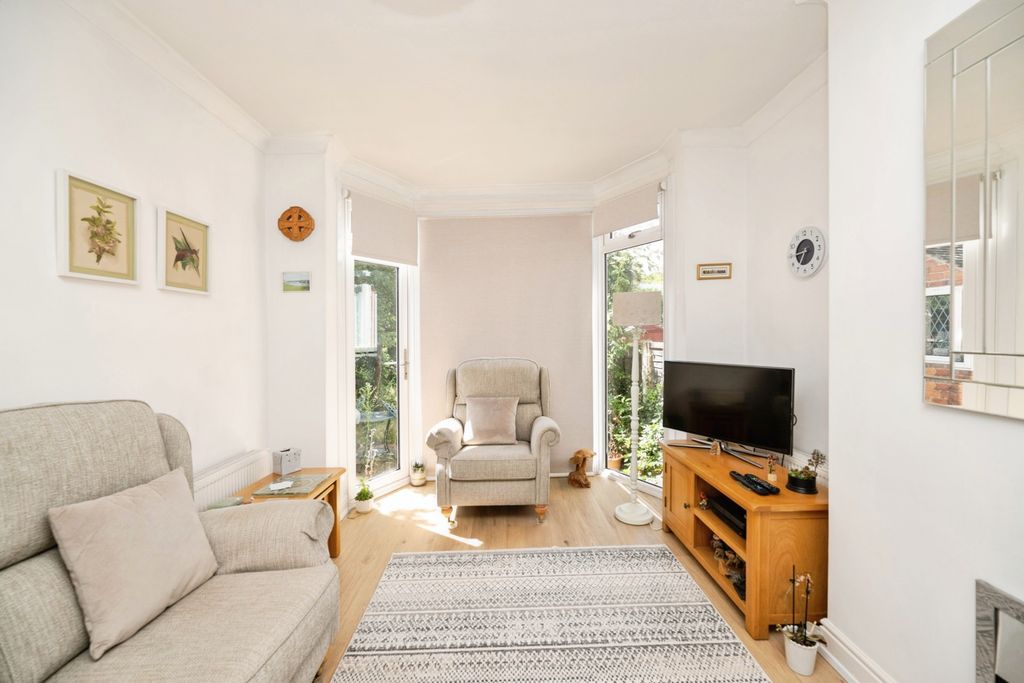 Property photo 2 of 17 Pbox-Img.Jpg