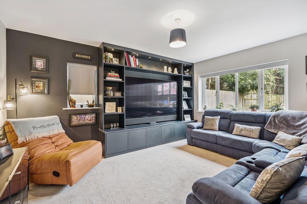 Property photo 3 of 18