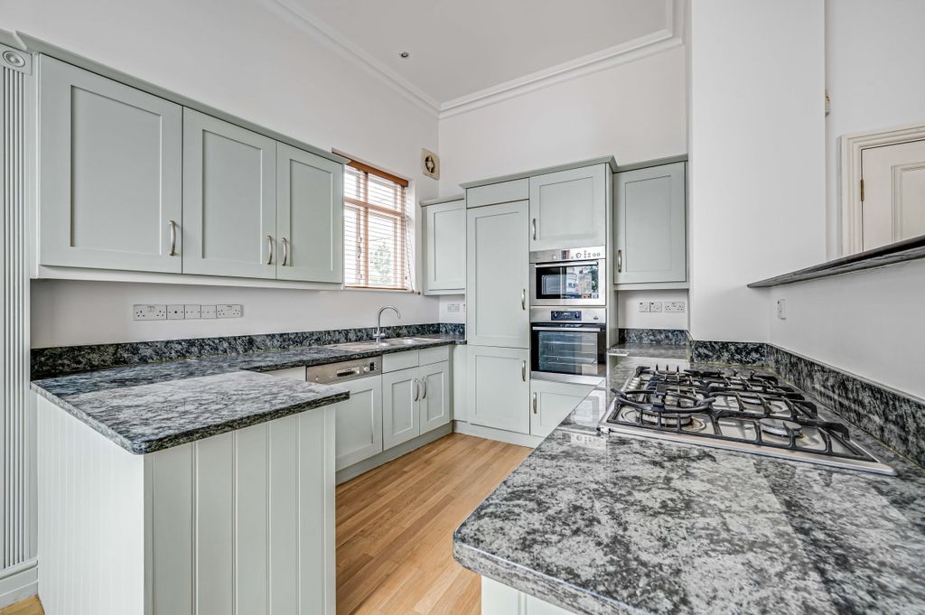 Property photo 3 of 15 Picture 3