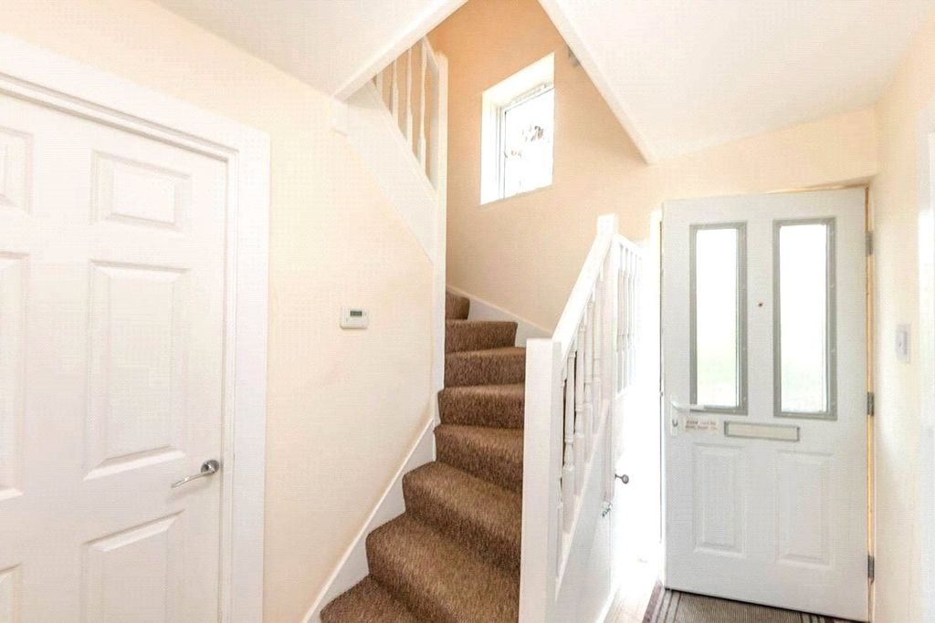 Property photo 2 of 7 Description