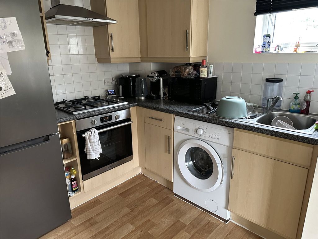 Property photo 2 of 6 Picture No. 12