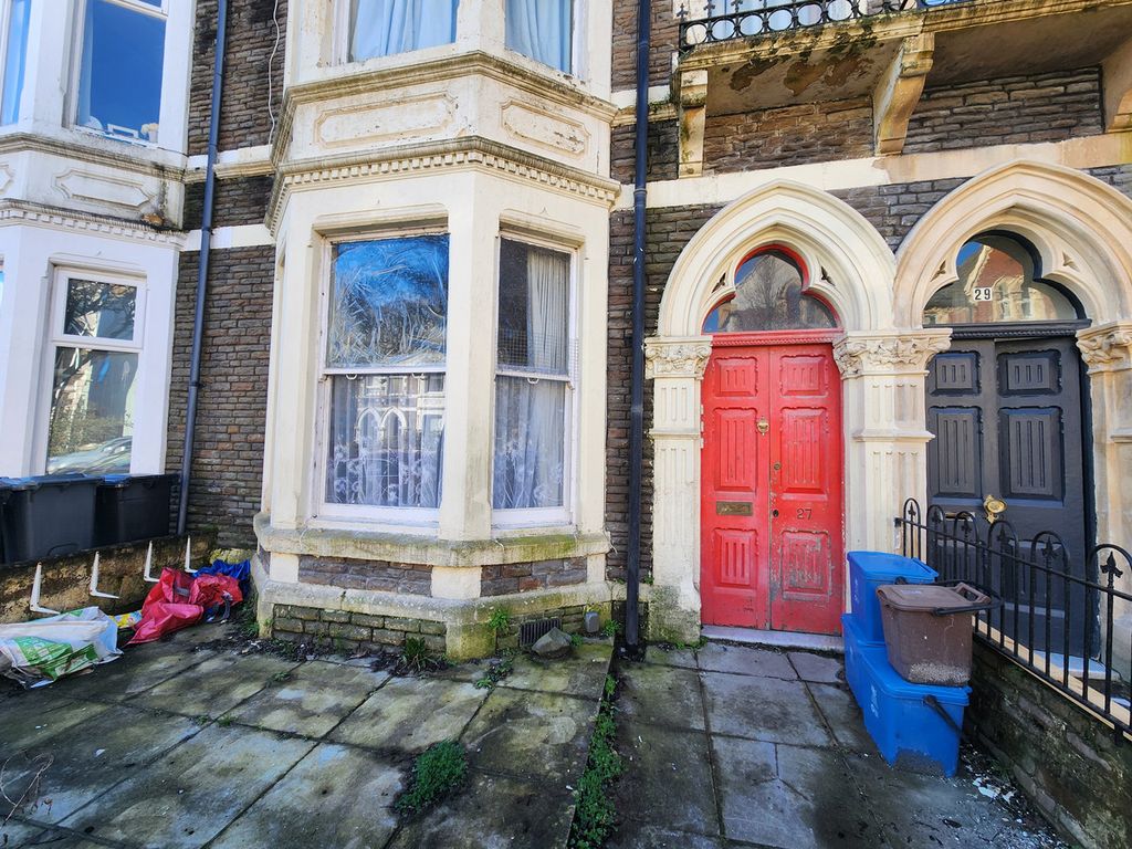 Property photo 2 of 10