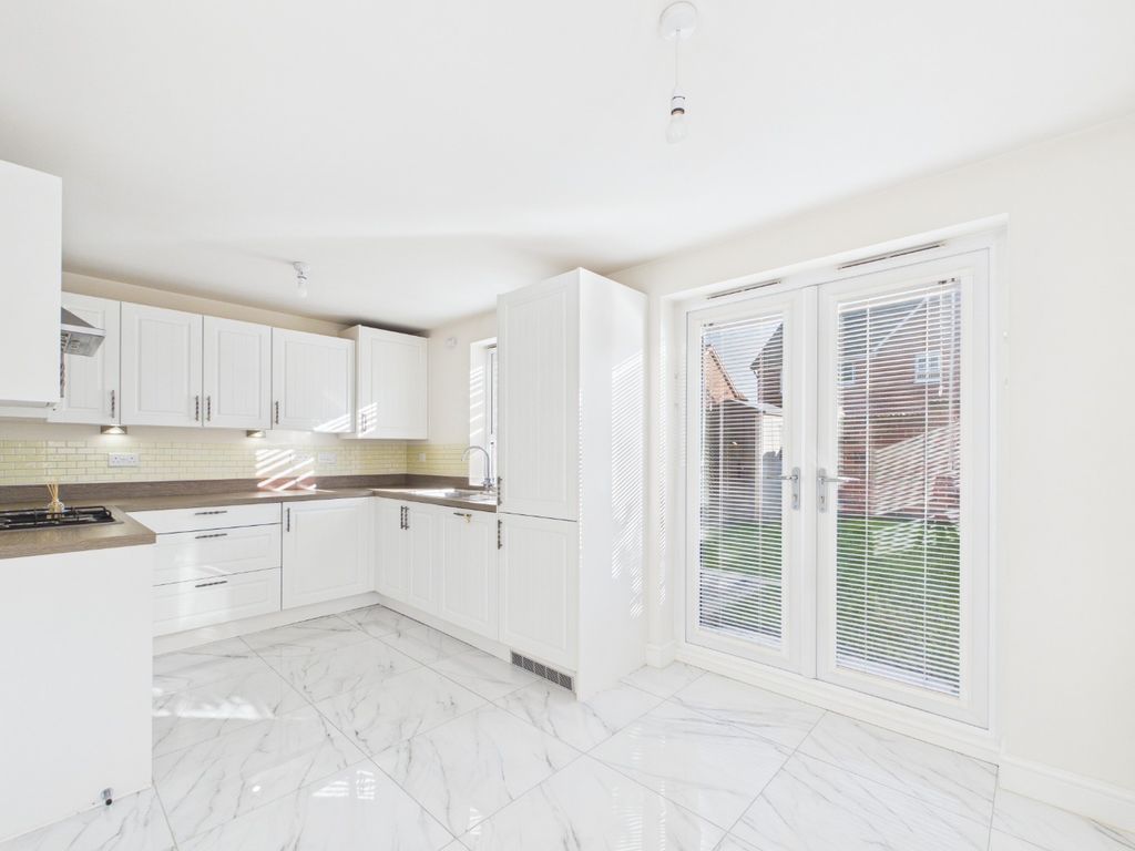 Property photo 2 of 18 4542514