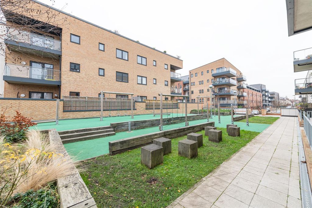 Property photo 2 of 14