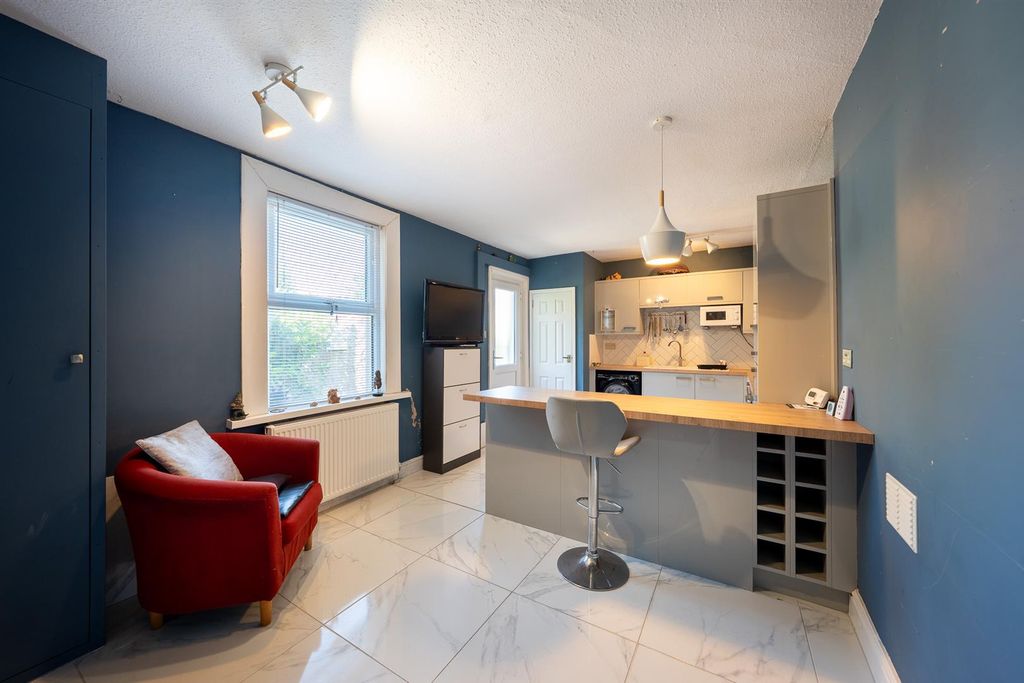 Property photo 3 of 13 Kitchen / Diner