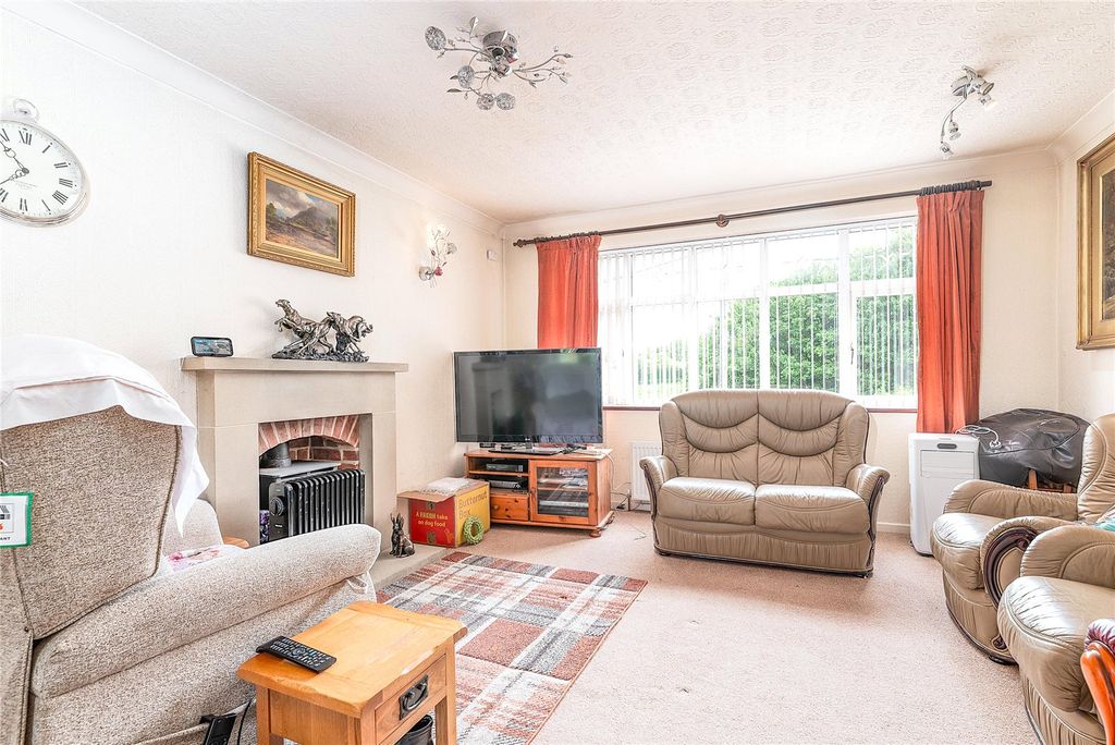 Property photo 3 of 33 Picture No. 32