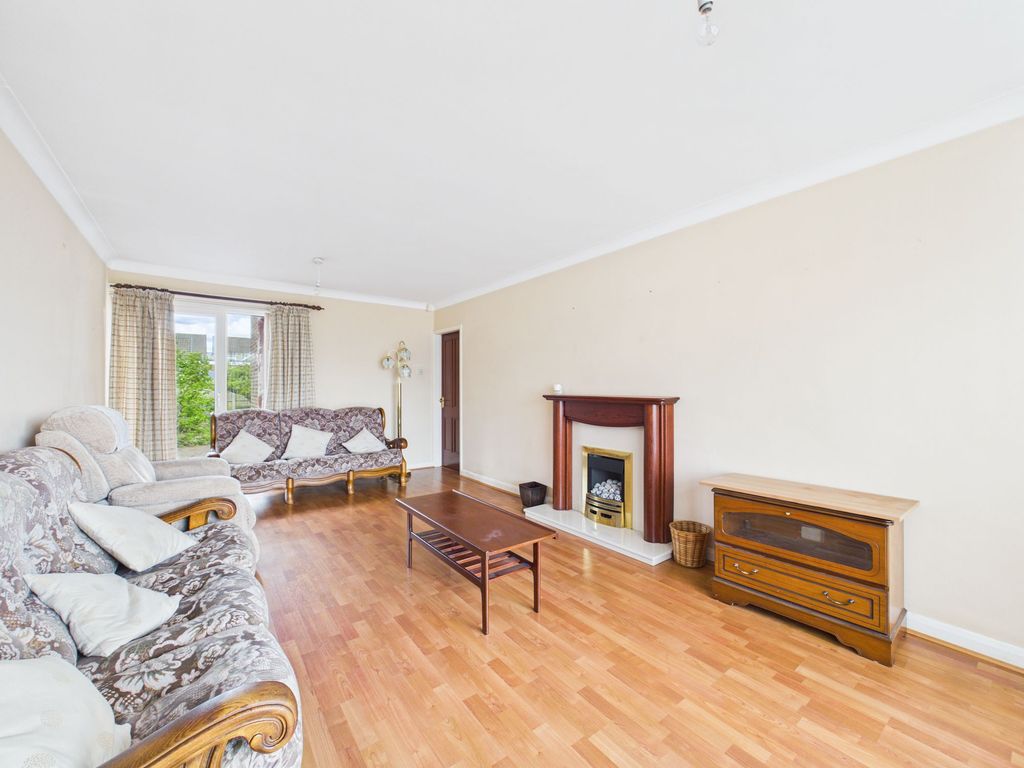 Property photo 2 of 20 Lounge