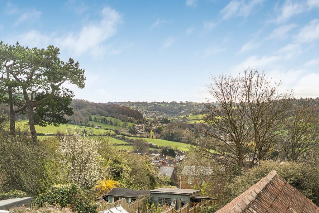 Property photo 2 of 27