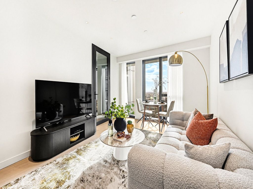 Property photo 2 of 11 River Park Tower