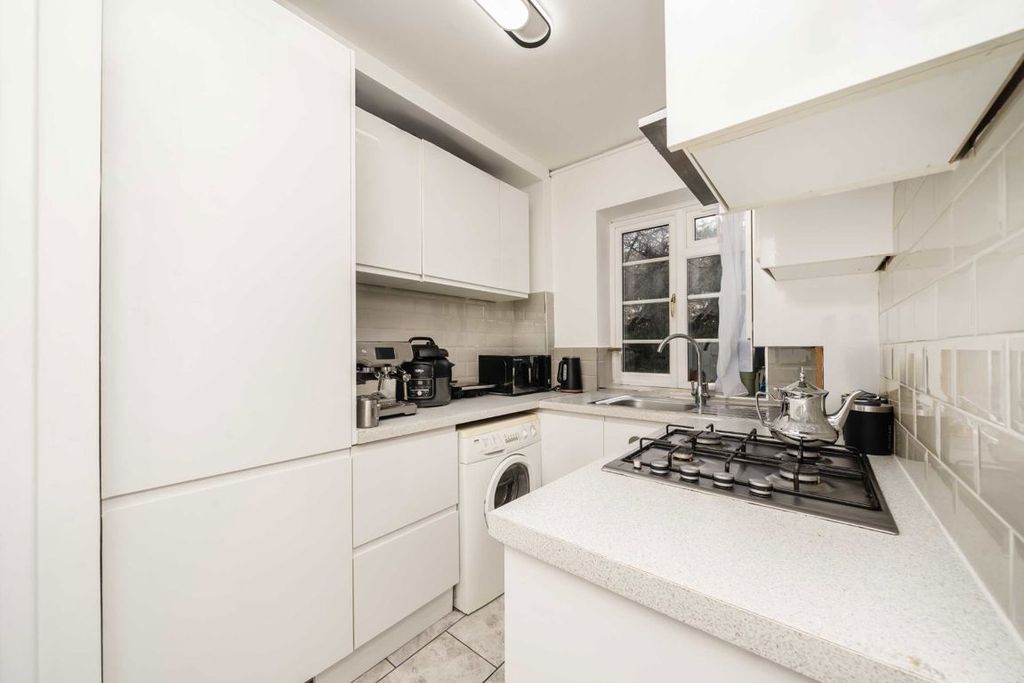 Property photo 3 of 4