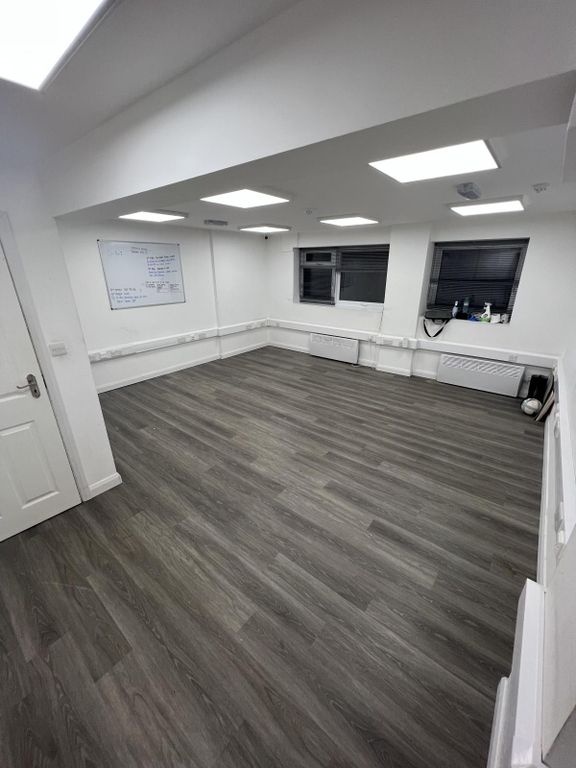Property photo 1 of 10 Spacious Office Available To Rent Immediately, Located Next To  Rayners Lane Station  Â£900 Pcm Leasehold