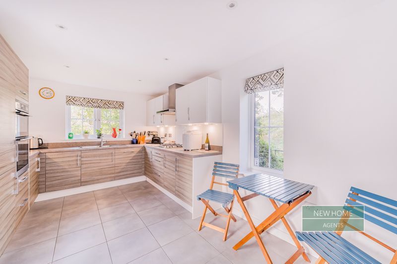 Property photo 3 of 23 Photo 11