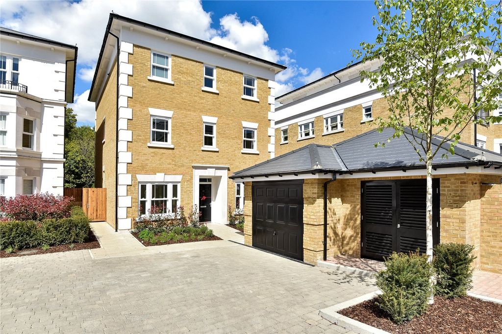 Property photo 1 of 9 External