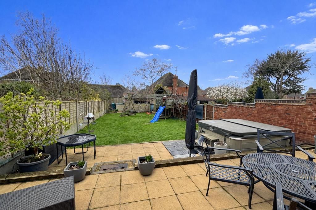 Property photo 3 of 16 Garden