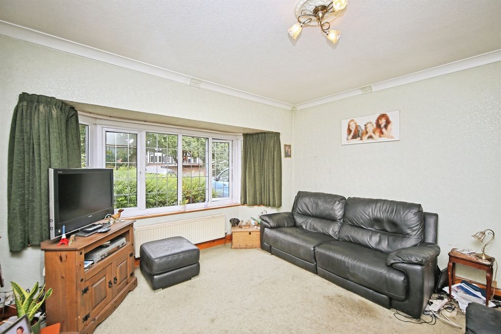 Property photo 2 of 25