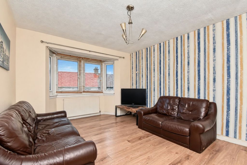 Property photo 2 of 10 Lounge Angle 1