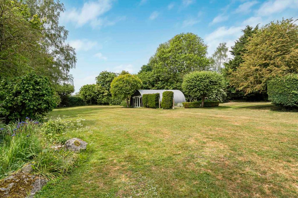 Property photo 3 of 35