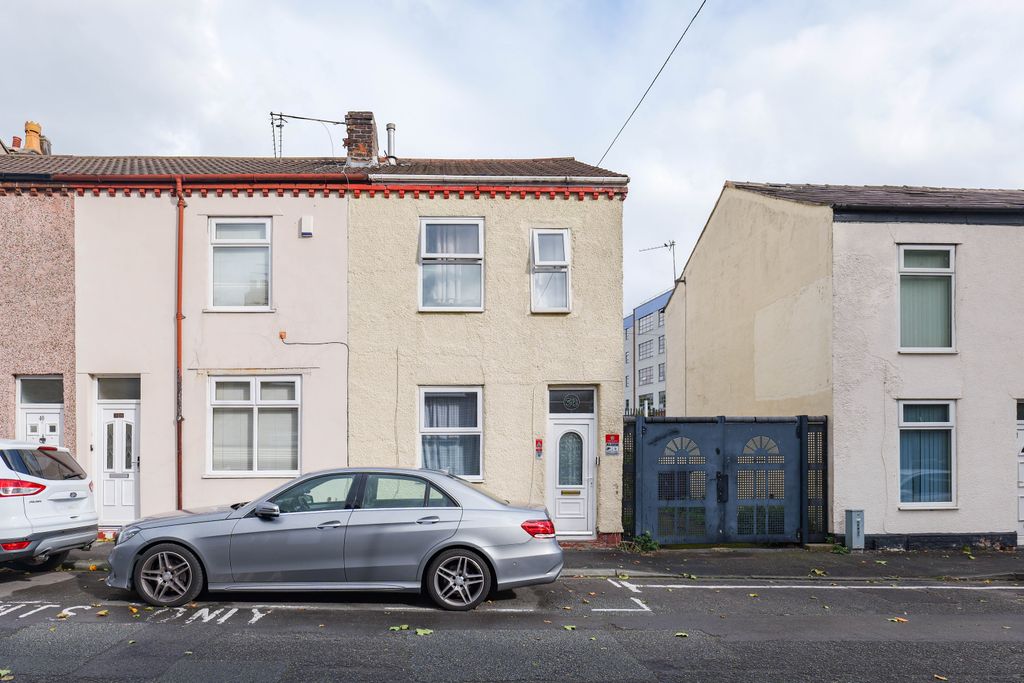 Property photo 1 of 12