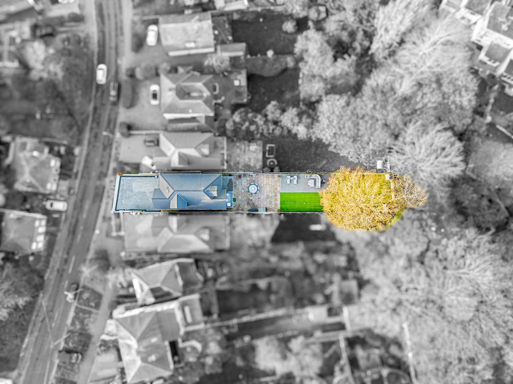 Property photo 2 of 35