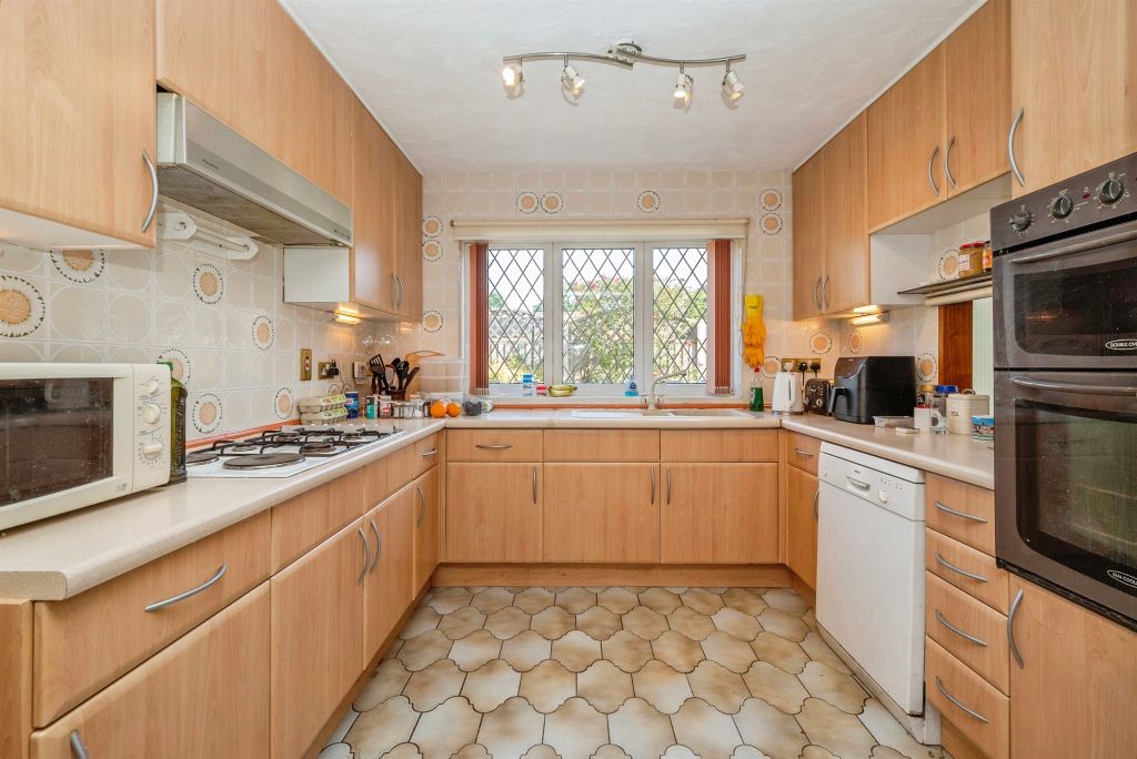 Property photo 2 of 17