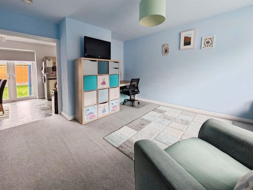 Property photo 2 of 22 Lounge