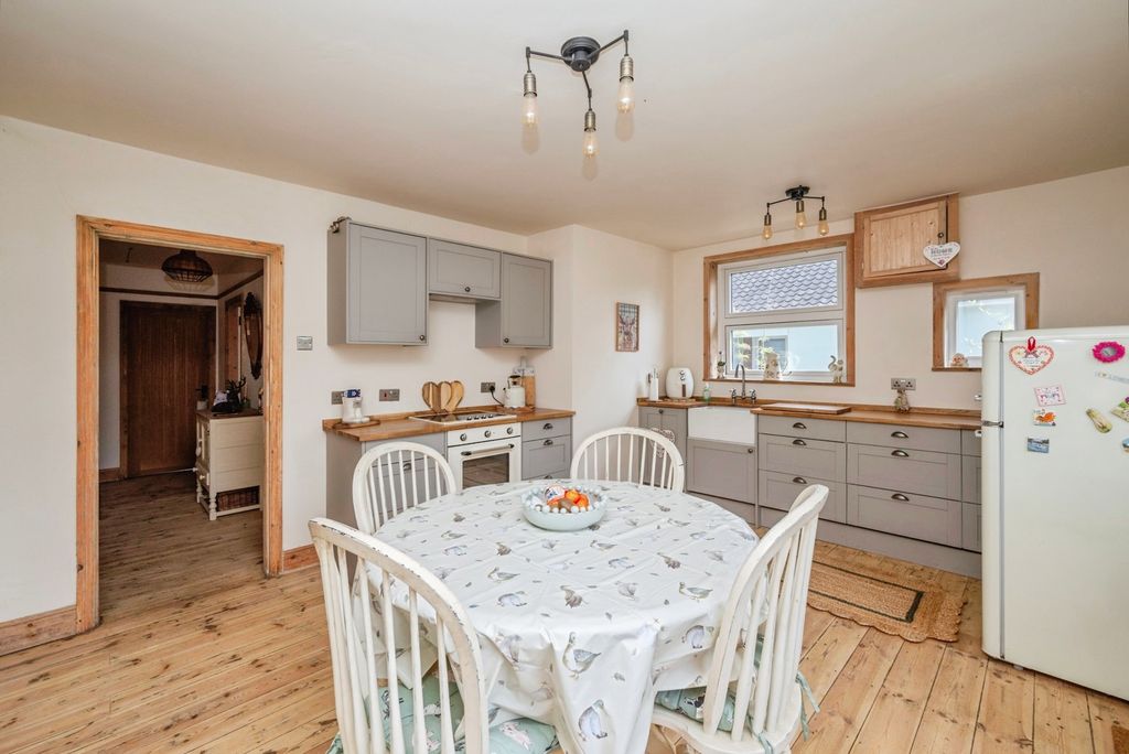 Property photo 2 of 19 Pbox-Img.Jpg