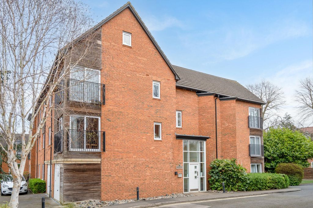 Property photo 1 of 15 Front (Exterior)