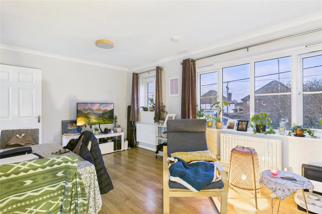 Property photo 3 of 9 Picture No. 12