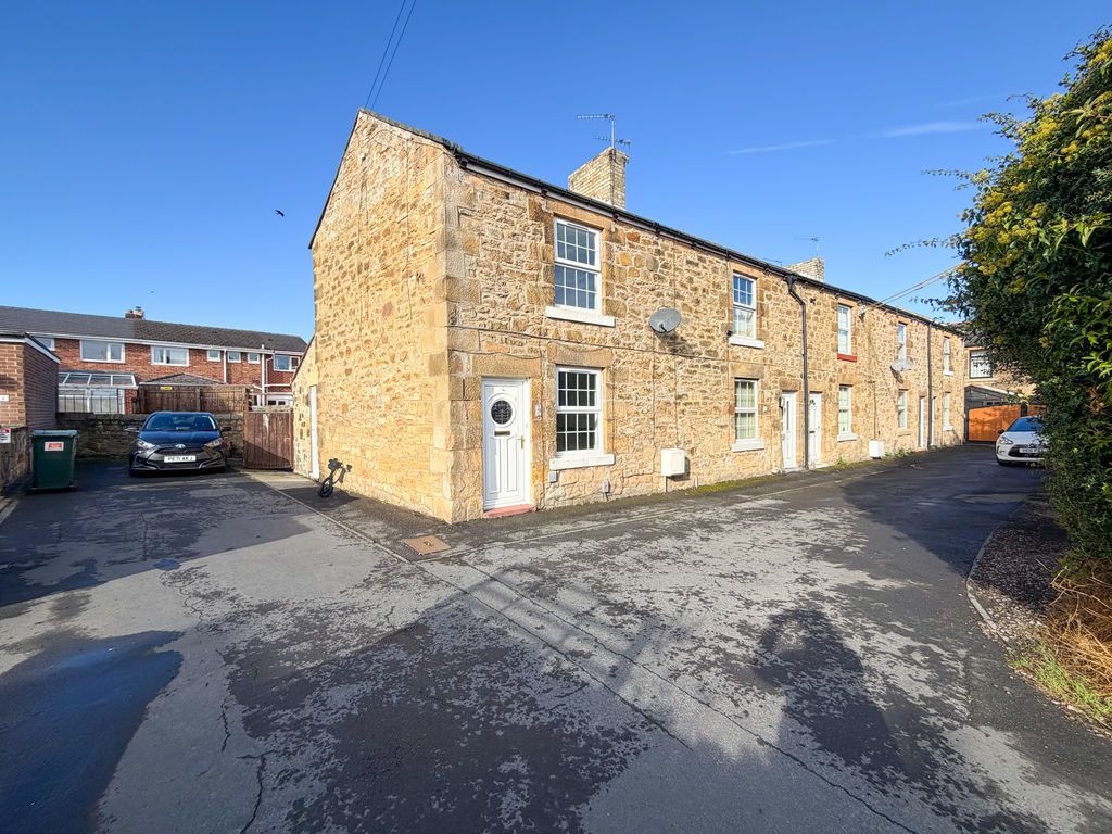 Property photo 1 of 11 External