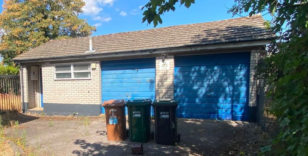 Property photo 1 of 3