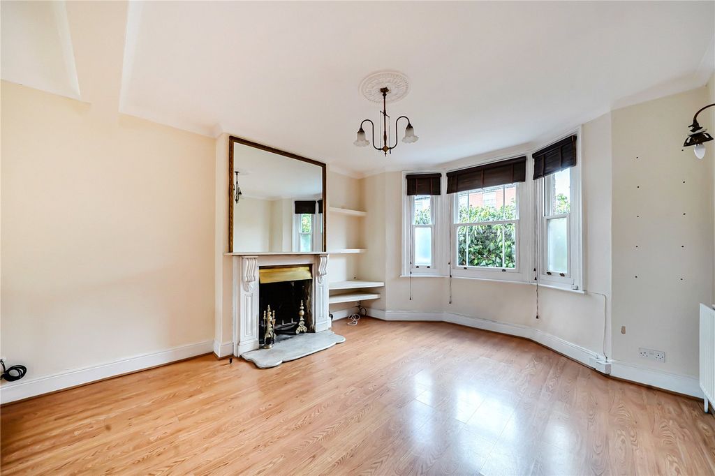 Property photo 3 of 28 Living Room