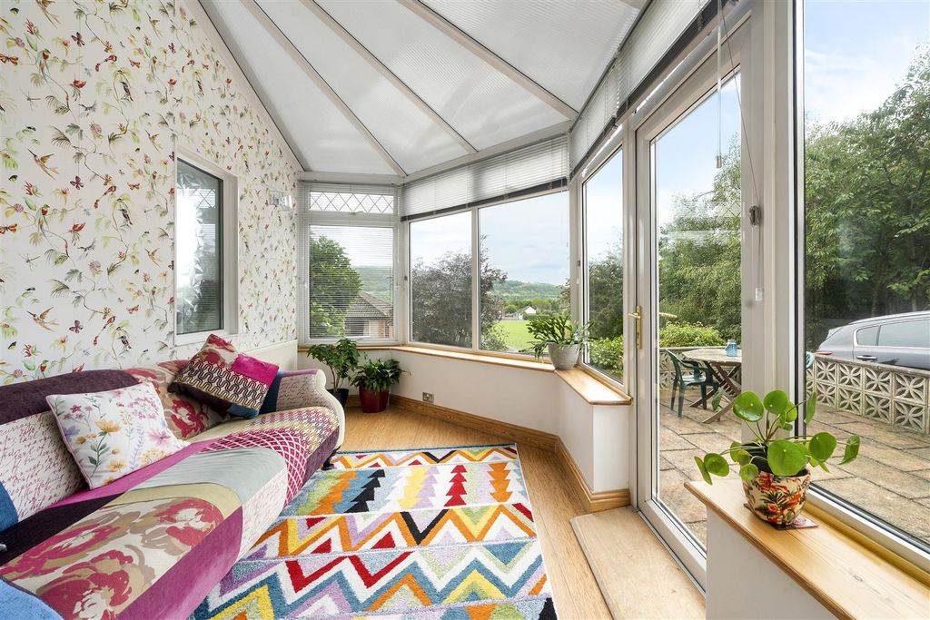 Property photo 3 of 23 Conservatory