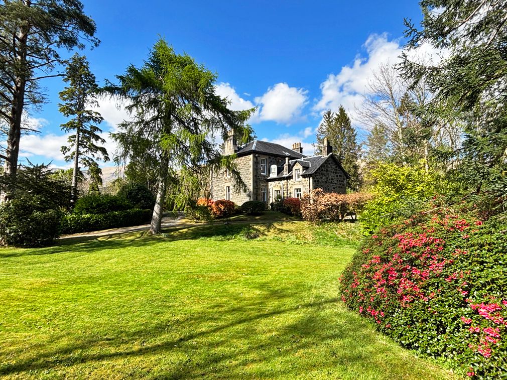 Property photo 1 of 74